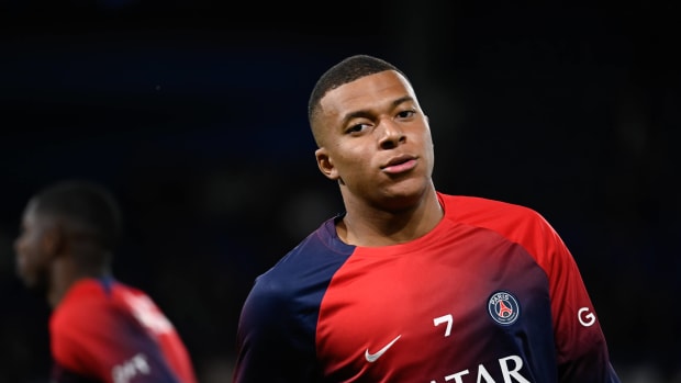 Kylian Mbappe en uniforme rojiazul del PSG